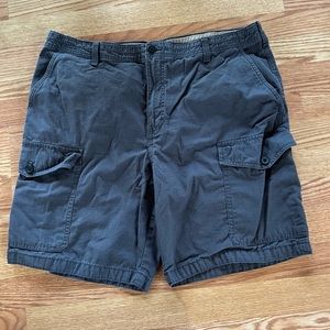 IZod Cargo Shorts dark grey size 38